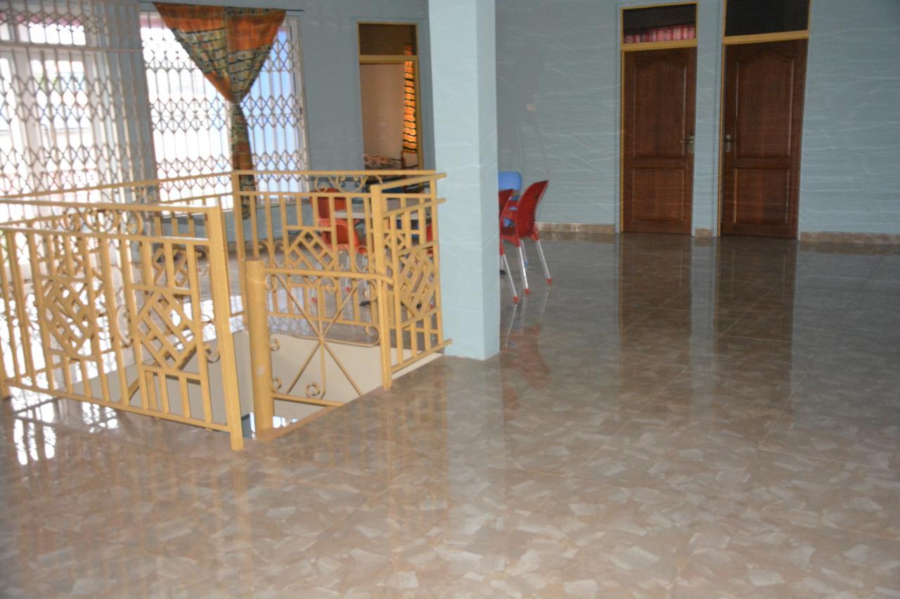 The Accra Backpackers Hostel Bagian luar foto