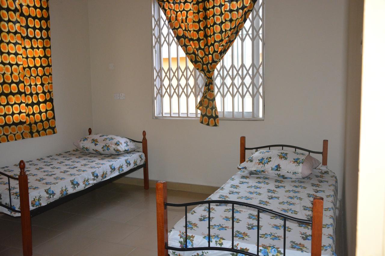 The Accra Backpackers Hostel Bagian luar foto