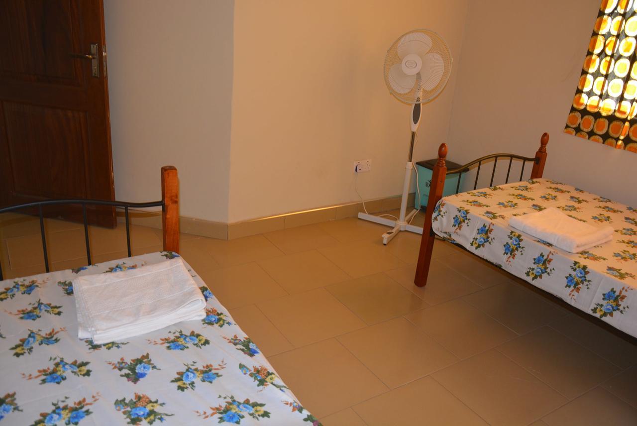 The Accra Backpackers Hostel Bagian luar foto