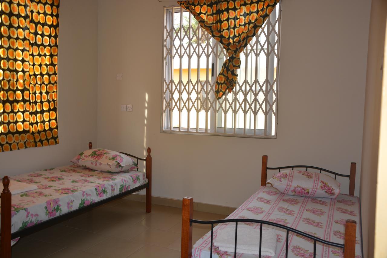 The Accra Backpackers Hostel Bagian luar foto