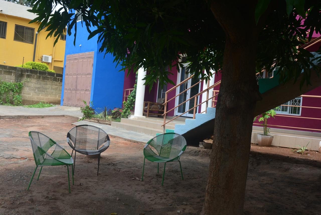 The Accra Backpackers Hostel Bagian luar foto
