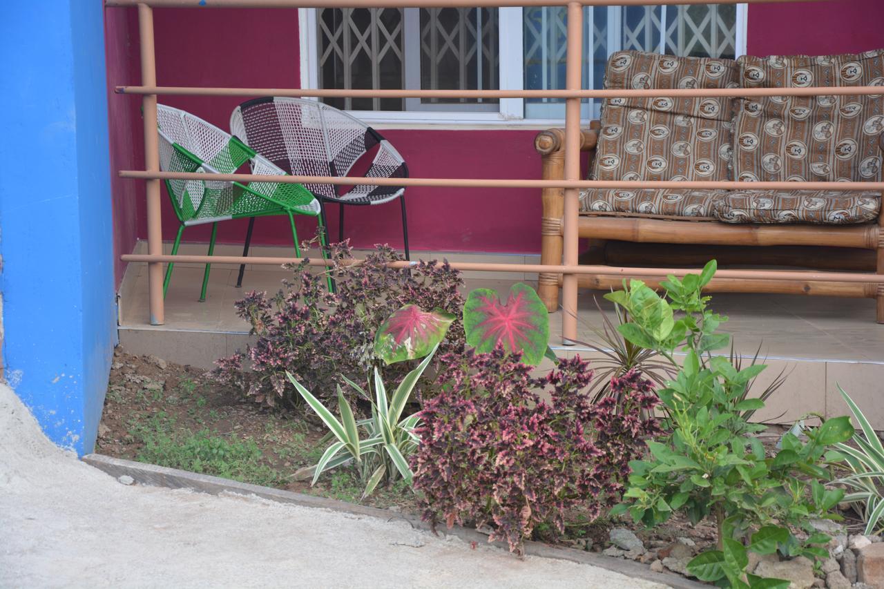 The Accra Backpackers Hostel Bagian luar foto
