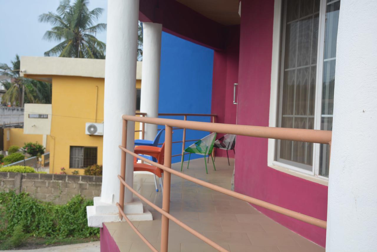 The Accra Backpackers Hostel Bagian luar foto