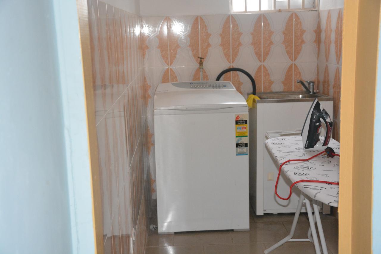 The Accra Backpackers Hostel Bagian luar foto
